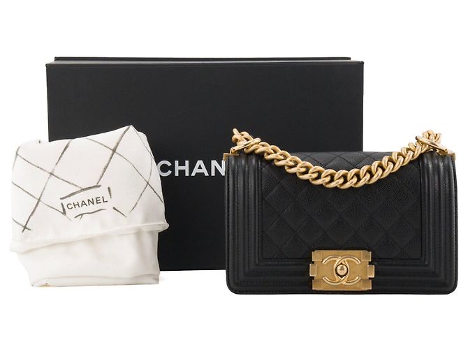 CHANEL - Borsa a tracolla mini Chanel Boy in pelle caviar nera Nero - vista 9