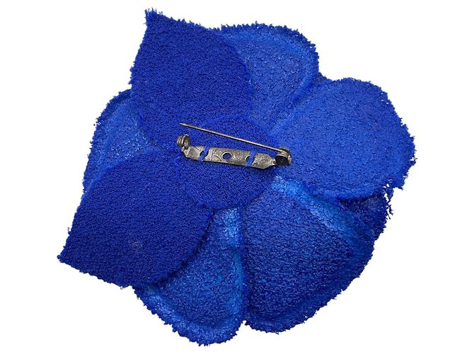 Spilla in tweed Chanel Blue CC Logo Camellia - vista 2