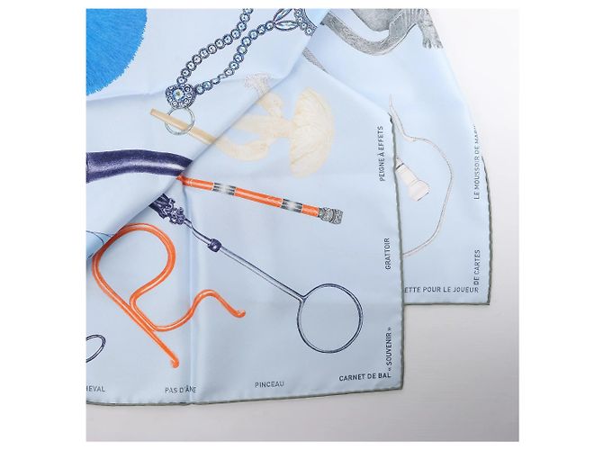 Hermès Carré 90 "Nous Sommes Inséparables" Seidentuch in Blau - Ansicht 3