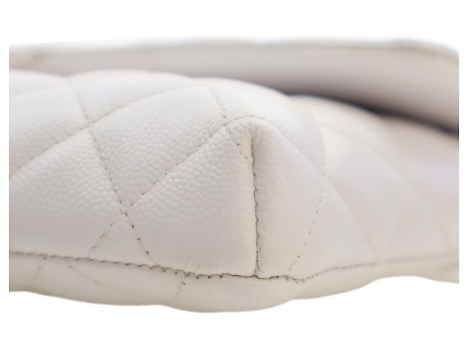 Weiße Chanel CC gesteppte Caviar Flap Clutch - Ansicht 13