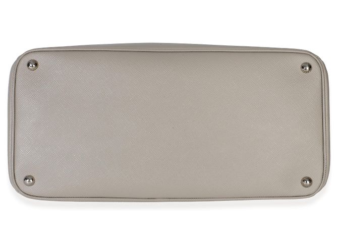 Prada Große Turnlock Twin Tote aus Saffiano-Leder in Hellgrau Braun - Ansicht 5