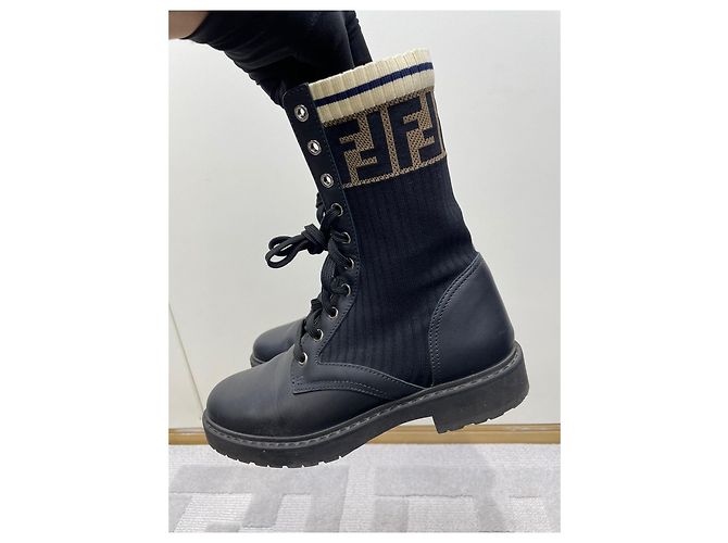 Fendi Combat Chelsea Stiefel Leder Monogramm Schwarz Mehrfarben - Ansicht 3