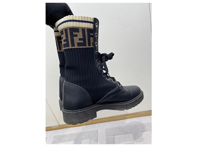 Fendi Combat Chelsea Stiefel Leder Monogramm Schwarz Mehrfarben - Ansicht 4