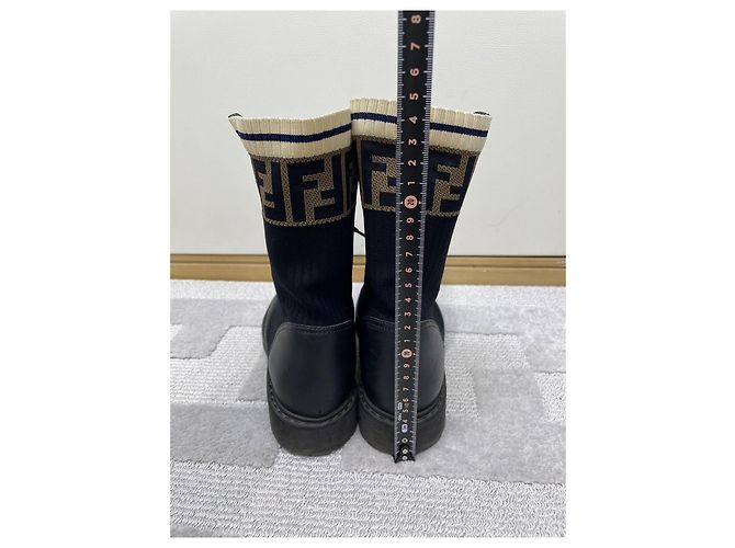 Fendi Combat Chelsea Stiefel Leder Monogramm Schwarz Mehrfarben - Ansicht 9