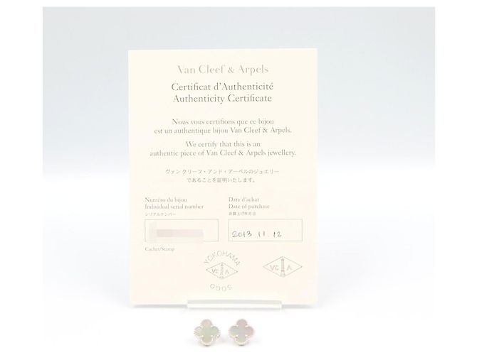 Orecchini Van Cleef & Arpels Vintage Alhambra in madreperla - vista 5