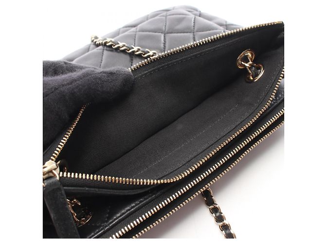 Borsa a tracolla Chanel Matelassé in pelle d'agnello nera Nero - vista 16