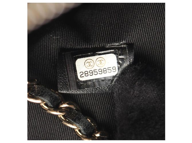 Borsa a tracolla Chanel Matelassé in pelle d'agnello nera Nero - vista 5