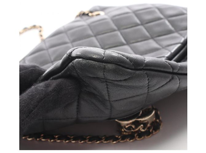 Borsa a tracolla Chanel Matelassé in pelle d'agnello nera Nero - vista 9