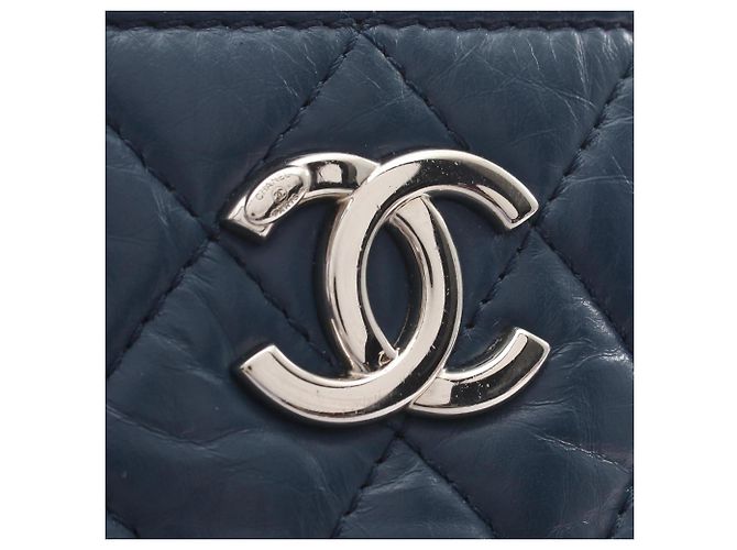 Borsa a tracolla Chanel Matelassé in pelle blu - vista 12