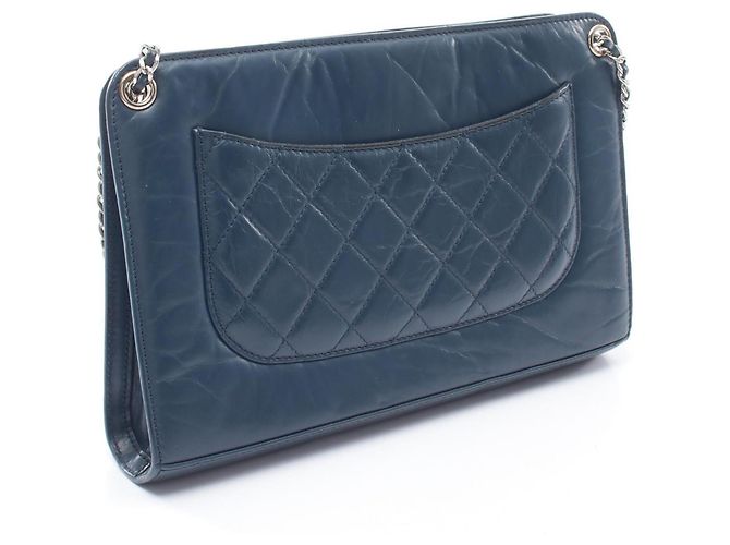 Borsa a tracolla Chanel Matelassé in pelle blu - vista 2