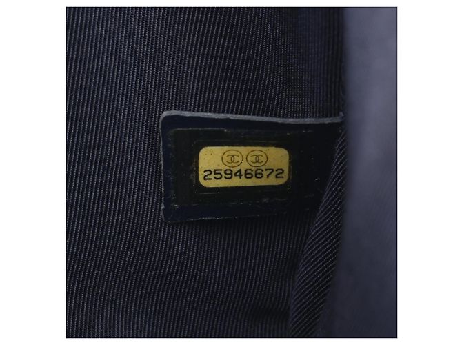 Borsa a tracolla Chanel Matelassé in pelle blu - vista 5