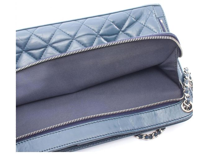 Borsa a tracolla Chanel Matelassé in pelle blu - vista 7