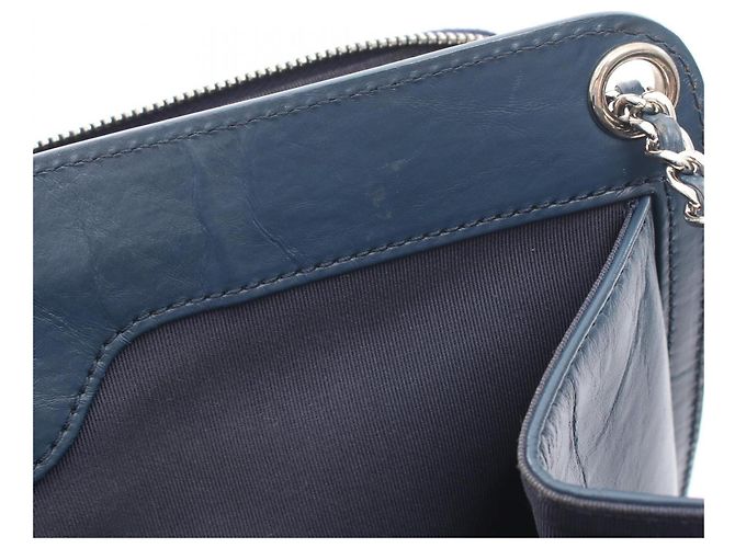 Borsa a tracolla Chanel Matelassé in pelle blu - vista 9
