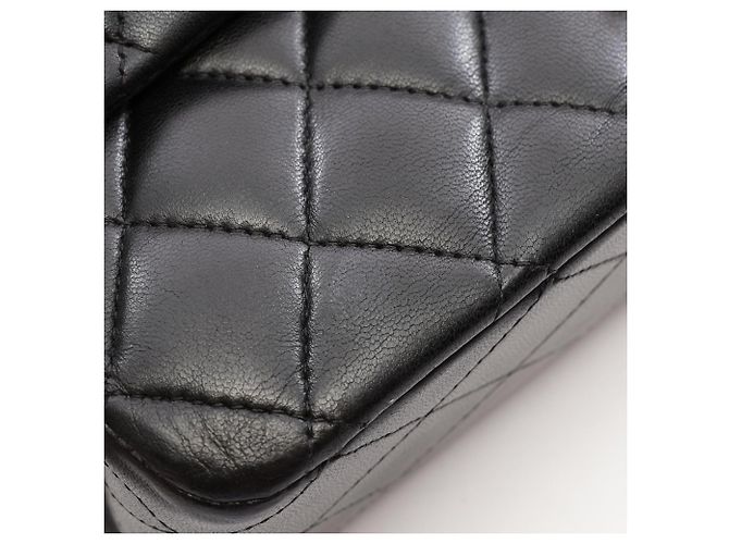 Borsa a tracolla Chanel Matelassé Double Flap Nero - vista 6
