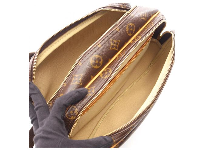 Bolso de hombro Louis Vuitton Reporter PM Monogram Castaño - vista 3