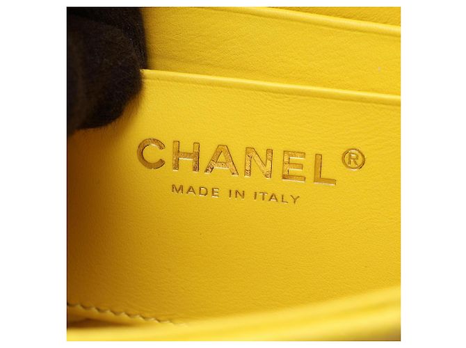 Piccola borsa vanity Chanel Matelassé Giallo - vista 4