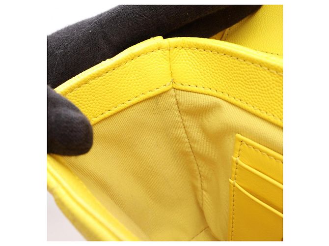 Piccola borsa vanity Chanel Matelassé Giallo - vista 7