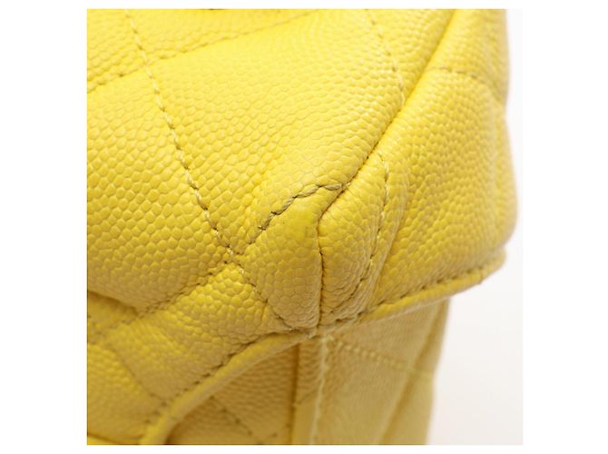 Piccola borsa vanity Chanel Matelassé Giallo - vista 9