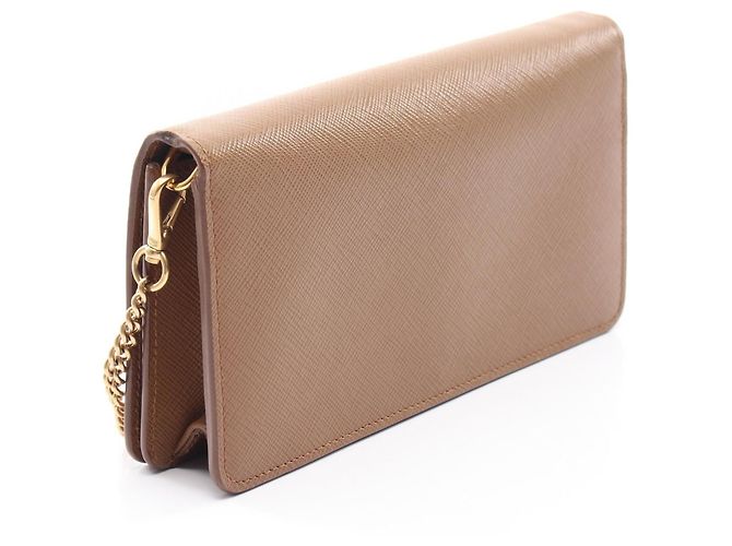 Bolsa de Ombro Prada em Couro Saffiano Marrom - vista 2