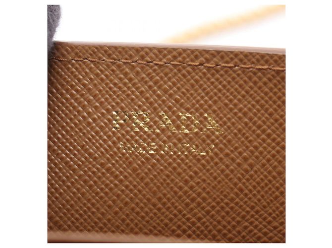 Bolsa de Ombro Prada em Couro Saffiano Marrom - vista 4