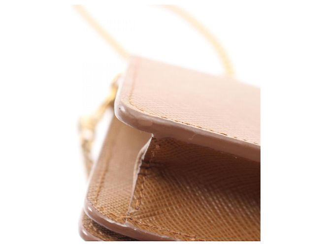 Bolsa de Ombro Prada em Couro Saffiano Marrom - vista 7