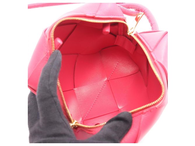 Bottega Veneta Mini Cassette Camera Bag Rosa - vista 3