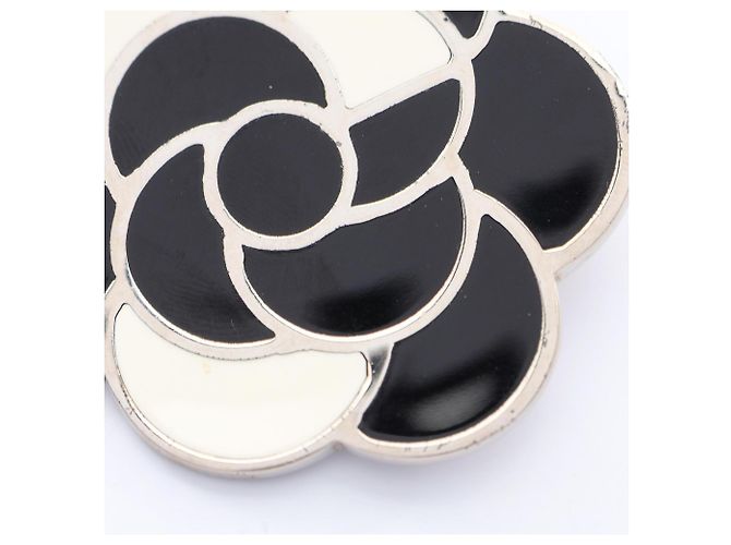 Spilla Chanel Camélia Nero Bianco - vista 9