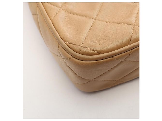 Bolso de hombro Chanel Coco Mark Matelassé Beige - vista 13