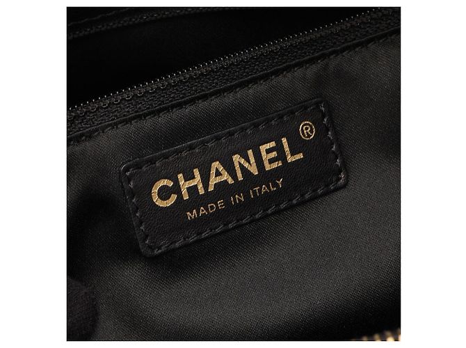 Borsa Tote Chanel Matelassé Grand Shopping Nero - vista 4
