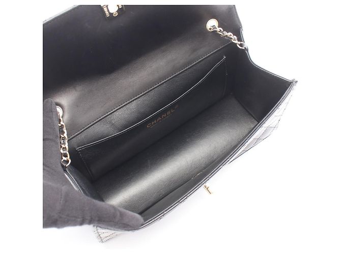 Borsa a tracolla Chanel Matelassé in pelle verniciata nera Nero - vista 3