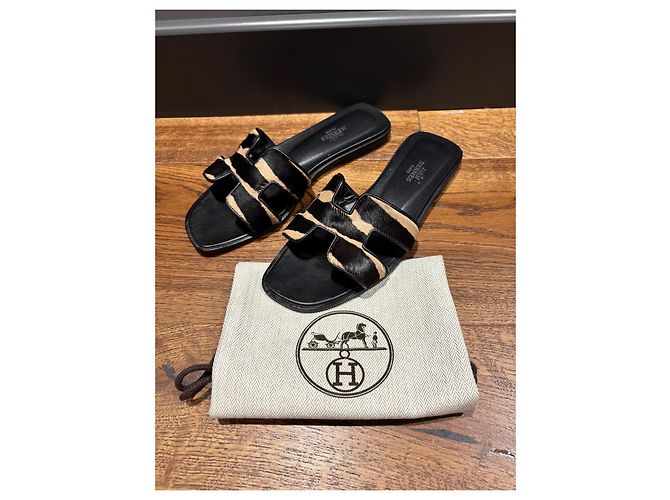 Hermès Oran Sandali in pelle di vitello stampa zebra Nero - vista 10