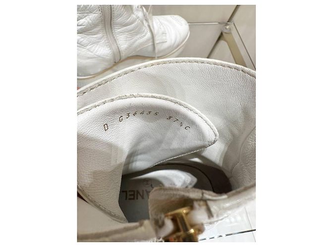 Stivaletti stringati in pelle bianca CHANEL 'Ready Steady' 37.5 Usati - vista 4