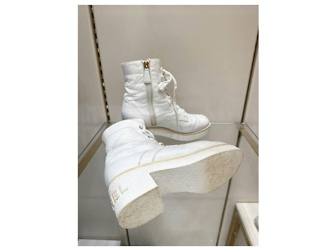 Stivaletti stringati in pelle bianca CHANEL 'Ready Steady' 37.5 Usati - vista 5