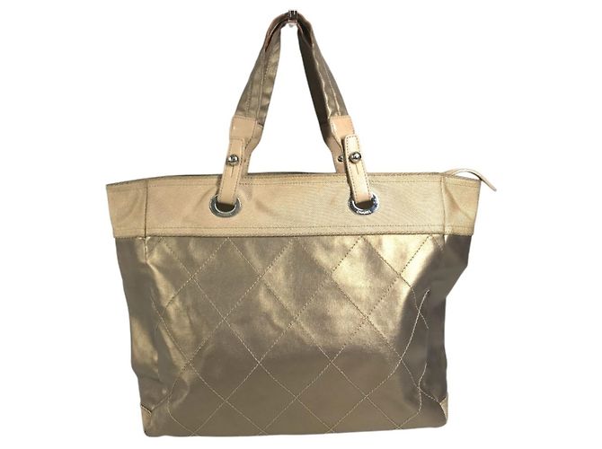 Saco Tote Chanel Paris Biarritz MM Dourado - vista 3