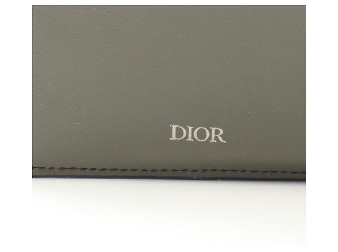 Christian Dior Dior CD Icon Bi-fold Wallet Khaki - view 4