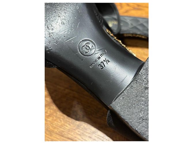 Chanel Sapatilhas em tecido acolchoado com tira no tornozelo Preto - vista 3
