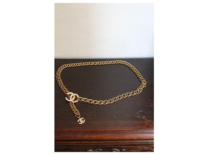 Cinturón de cadena Chanel logo CC dorado - vista 2