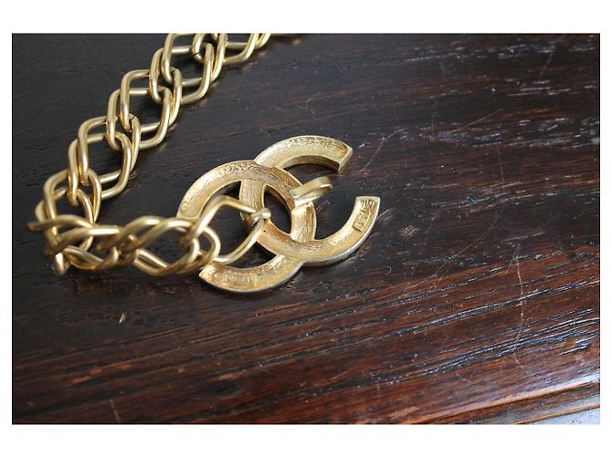 Cinturón de cadena Chanel logo CC dorado - vista 4