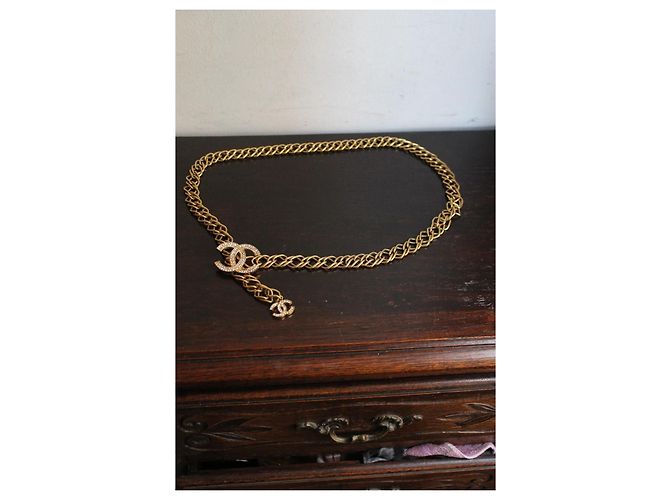 Cinturón de cadena Chanel logo CC dorado - vista 7