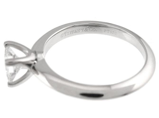Autre Marque Tiffany & Co. Platin-Ehering mit Diamant im Princess-Schliff - Ansicht 3