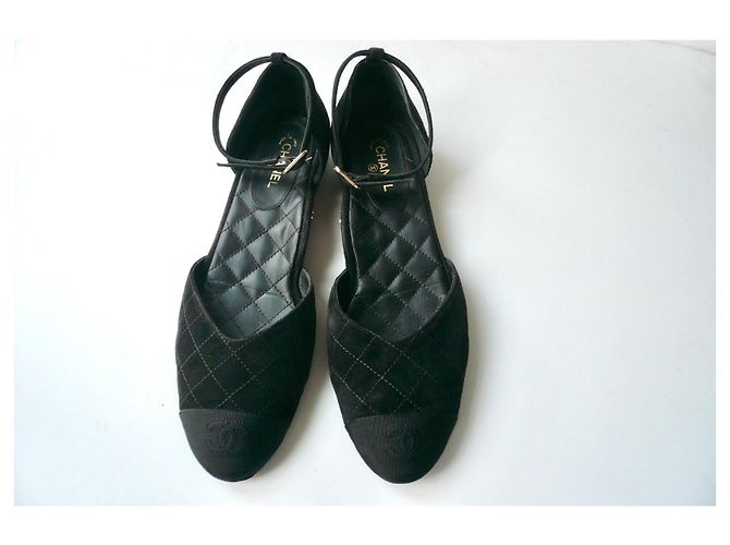 Chanel Sapatilhas Mary Jane Camurça Acolchoada Preto - vista 4