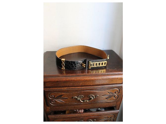 Hermès Collier de Chien Médor Gürtel aus schwarzem Lack-Krokodilleder Gold hardware - Ansicht 6