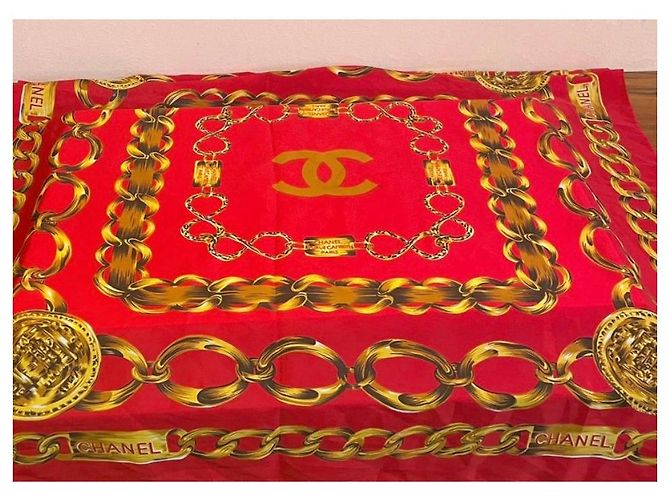 Cambon Chanel Seidentuch Rot mit Goldketten-Print Golden - Ansicht 2