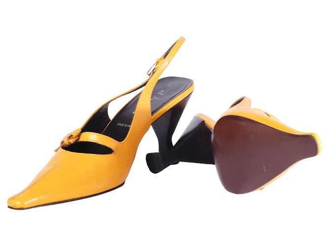 Bow Prada Slingback-Pumps aus gelbem Leder mit Schleife - Ansicht 8
