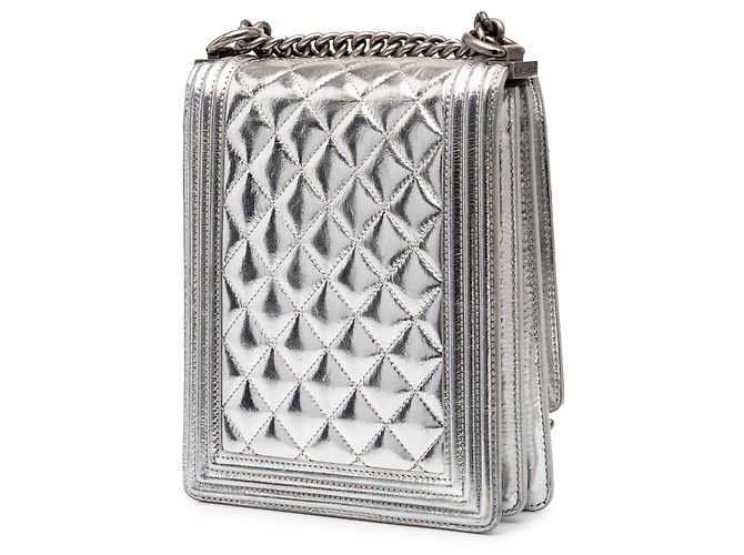 Borsa a tracolla Chanel Boy Flap North South in pelle di capra metallizzata matelassé argento - vista 2