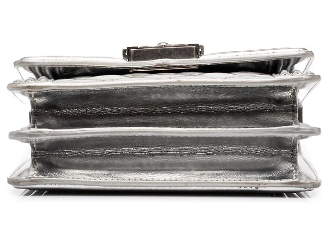 Borsa a tracolla Chanel Boy Flap North South in pelle di capra metallizzata matelassé argento - vista 3