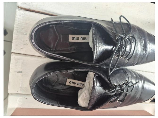 Miu Miu Oxford Nere in Pelle con Punta Metallica Nero - vista 3