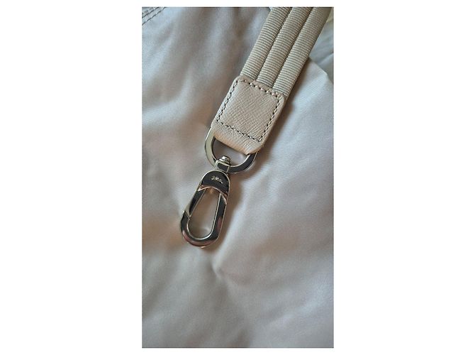 Longchamp Le Pliage Bolsa de Couro Bege - vista 3