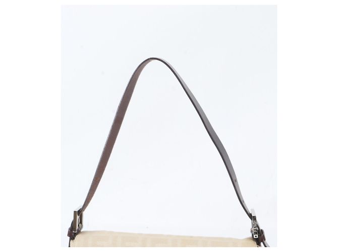 Borsa a spalla Fendi Zucca Canvas Mamma Bucket Baguette Beige - vista 2