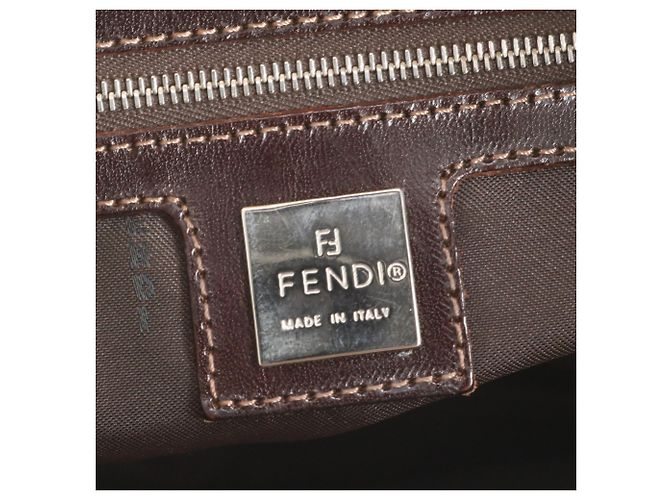 Borsa a spalla Fendi Zucca Canvas Mamma Bucket Baguette Beige - vista 8